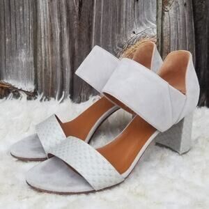 Aquatalia Gray Dress Heels Suzanne Sz 7 Suede Leather Open Toe Mid Height Italy